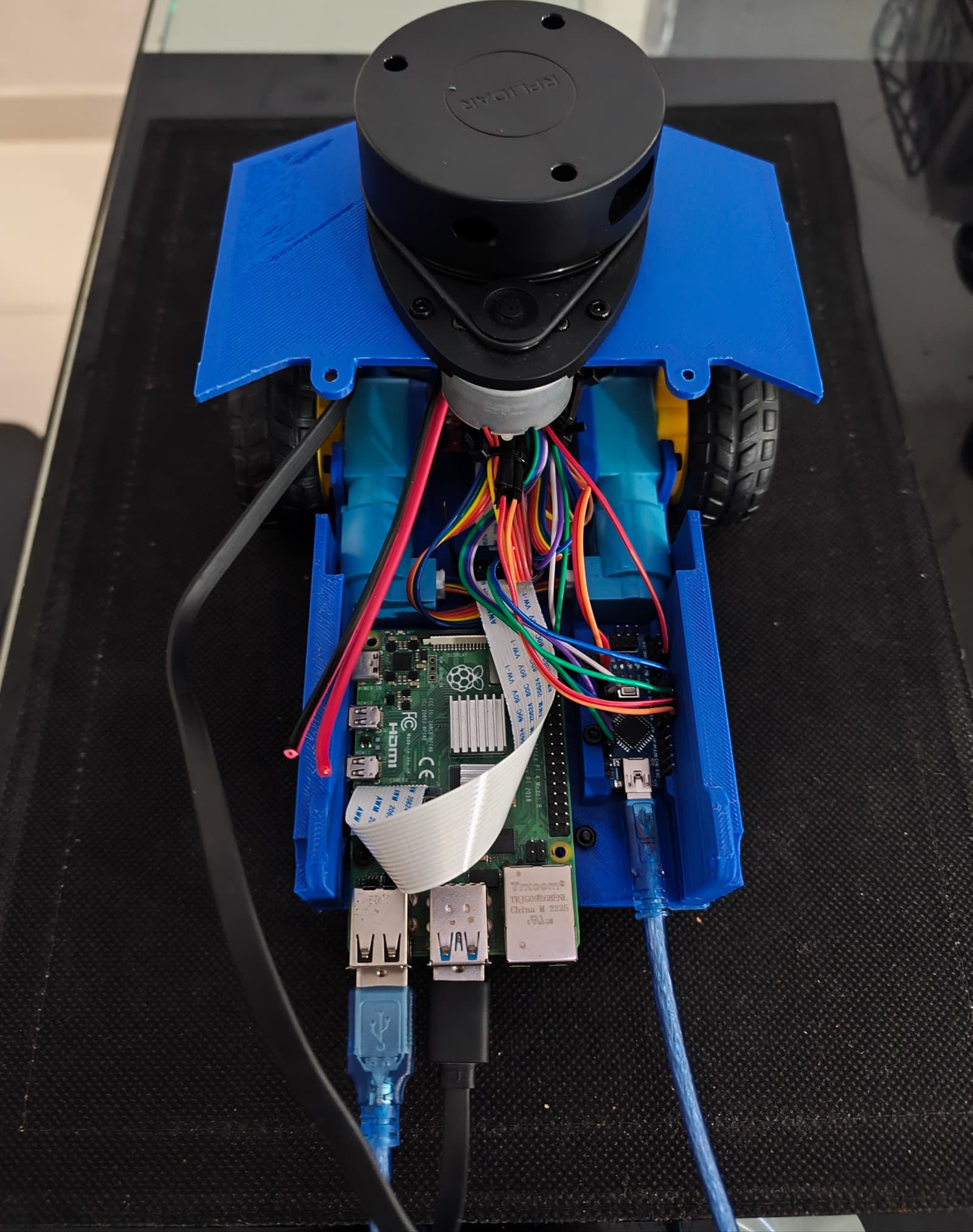 12.1.place_lidar_base_in_main_chassis.jpg