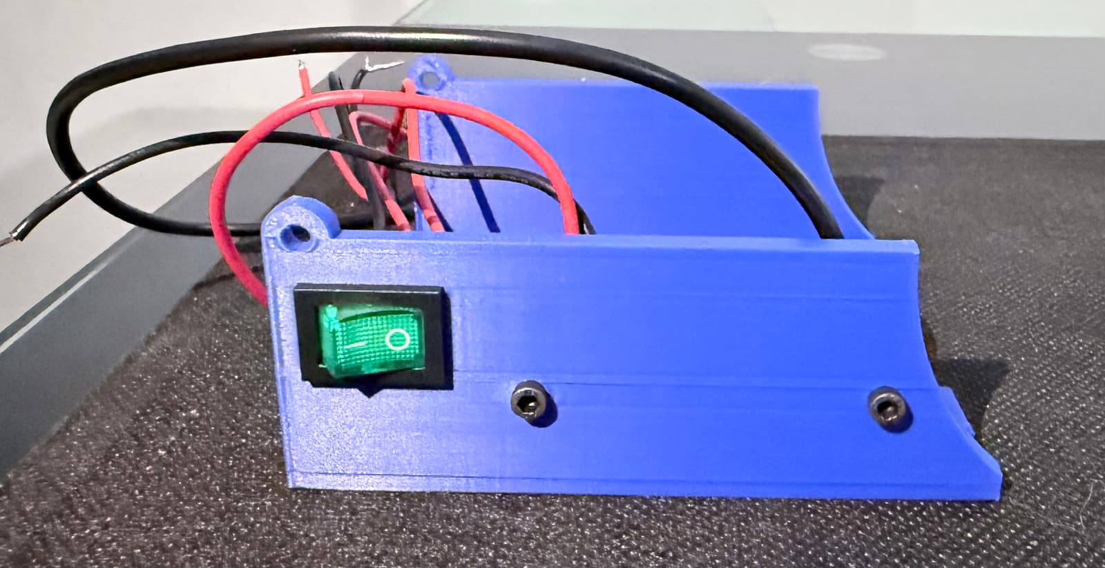 14.battery_case_outside.jpg