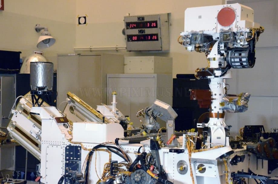 new-mars-rover-curiosity-10.jpg