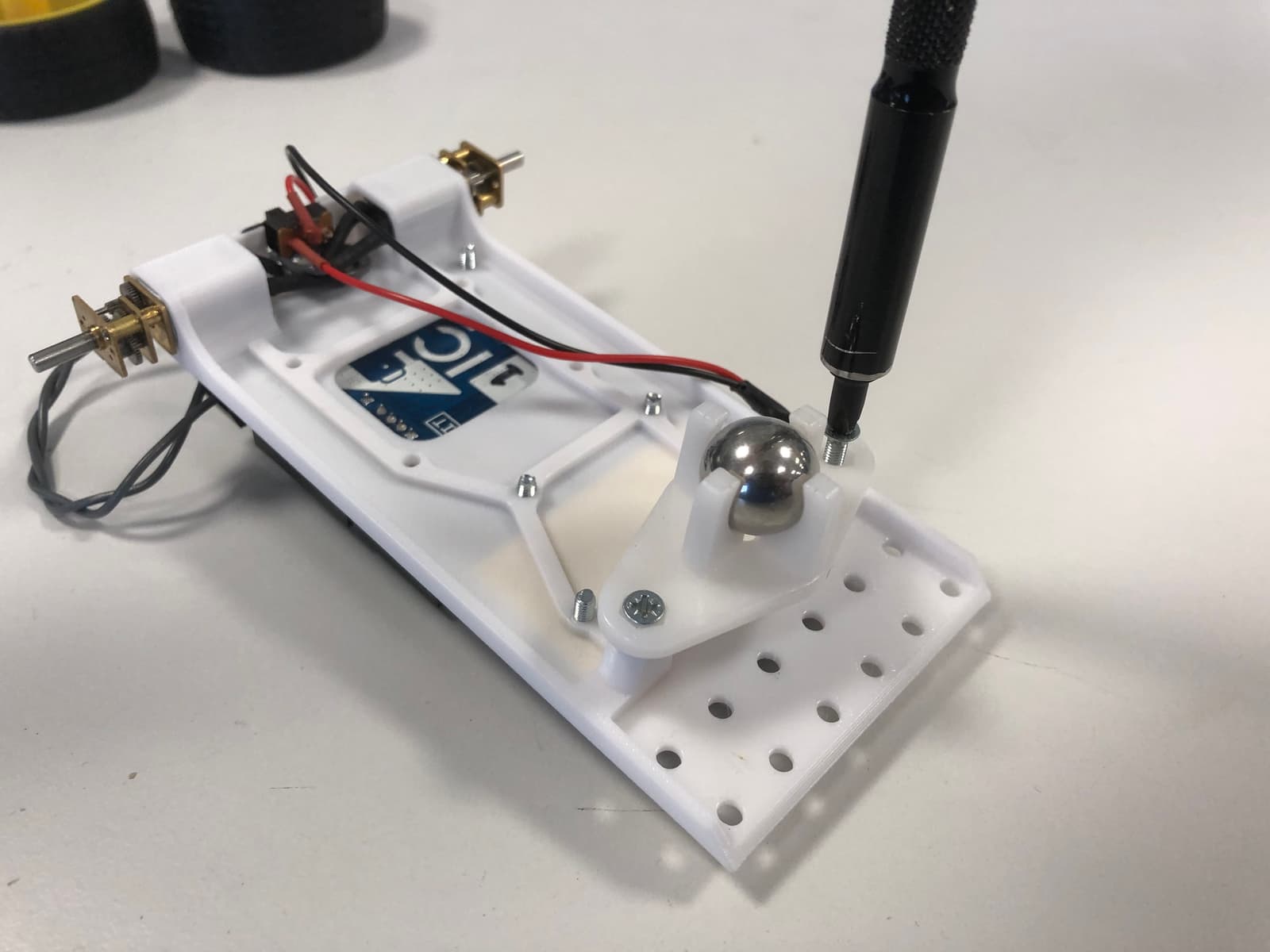 ball-wheel-on-chassis.jpg