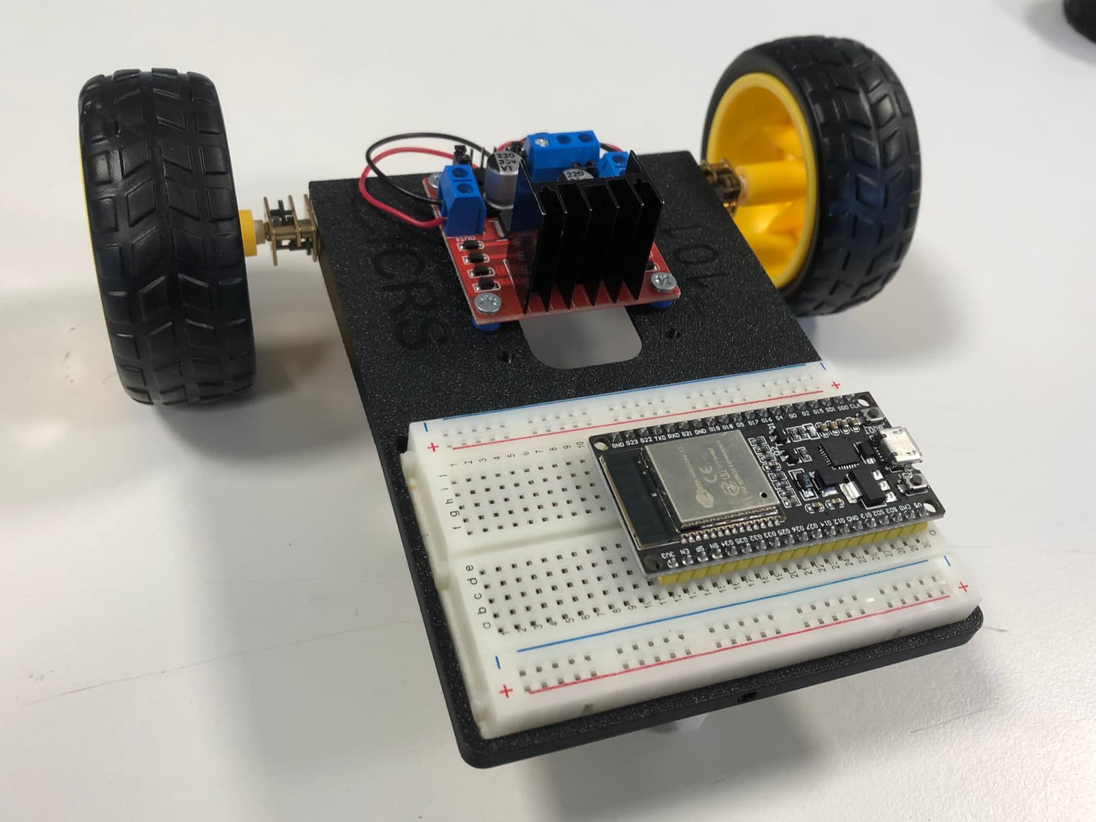 breadboard_in_chassis.jpg