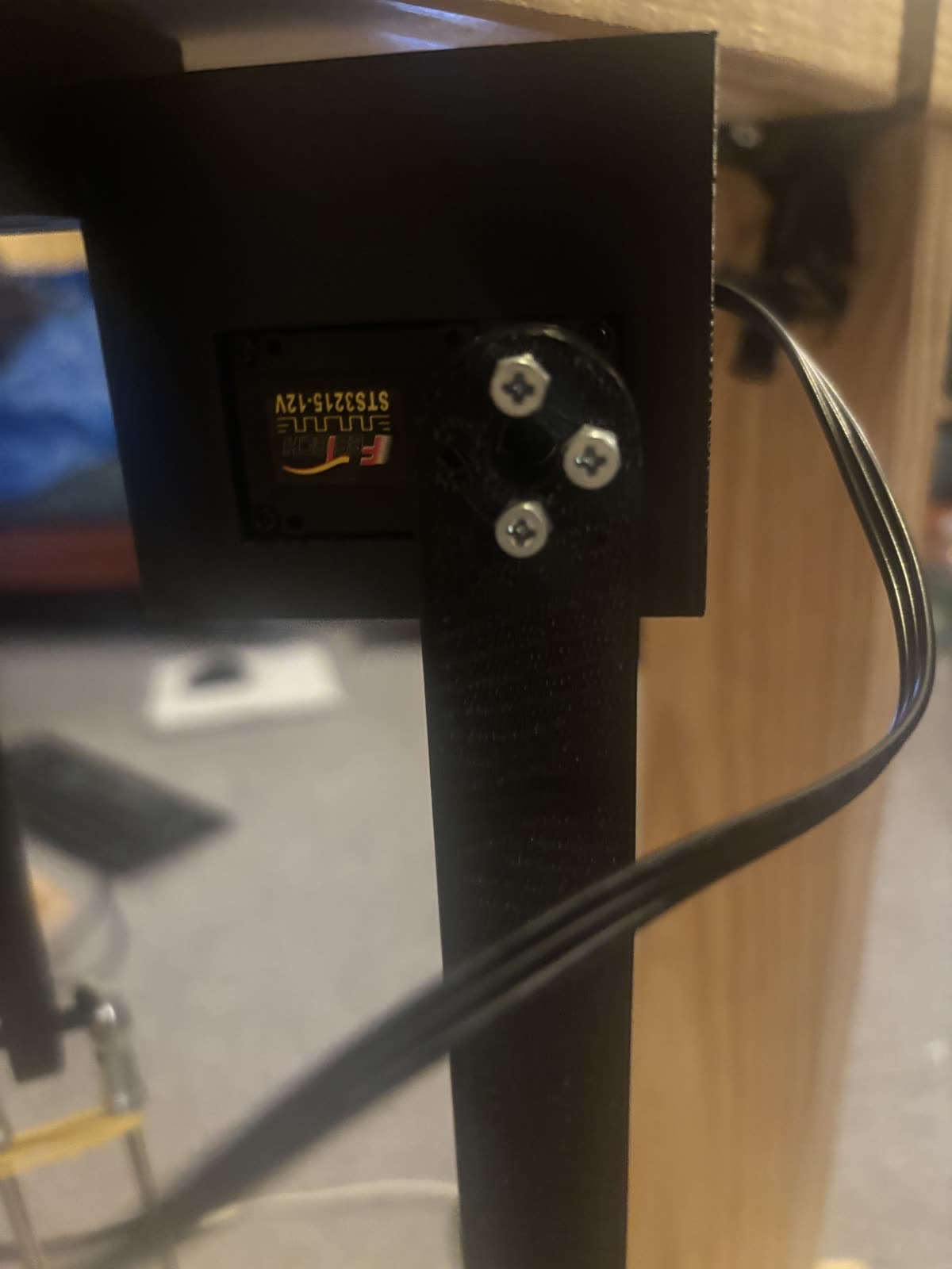 follower_servo_closeup.jpg