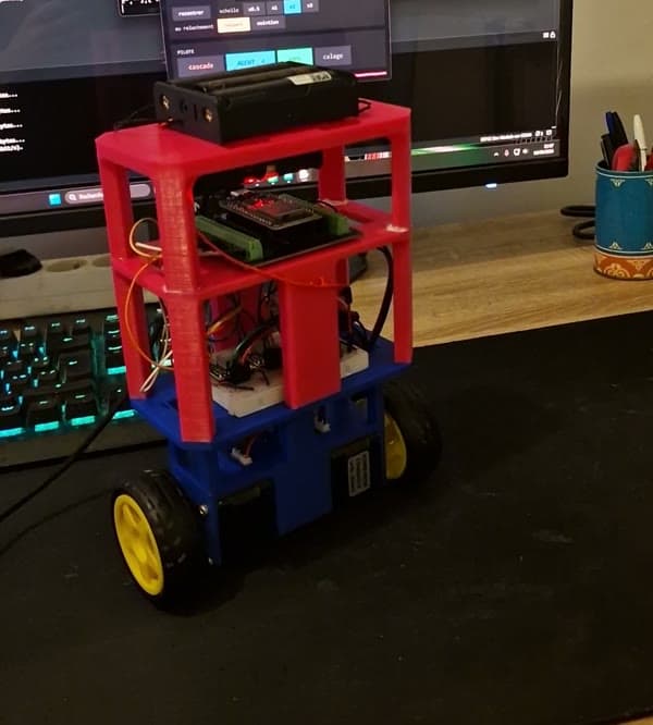 Inverted Pendulum Balancing Robot (ESP32), photo from its repository