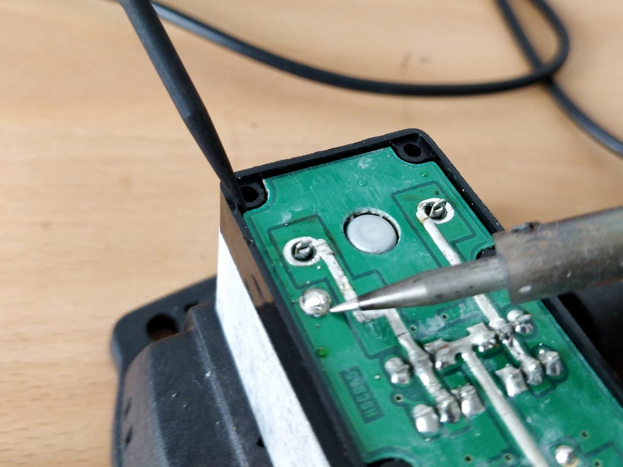 desolder_grounding_pins.jpg