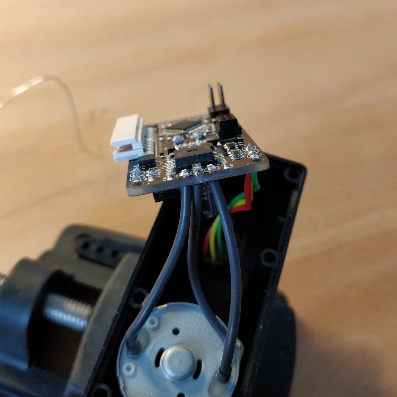 solder_motor_wires.jpg
