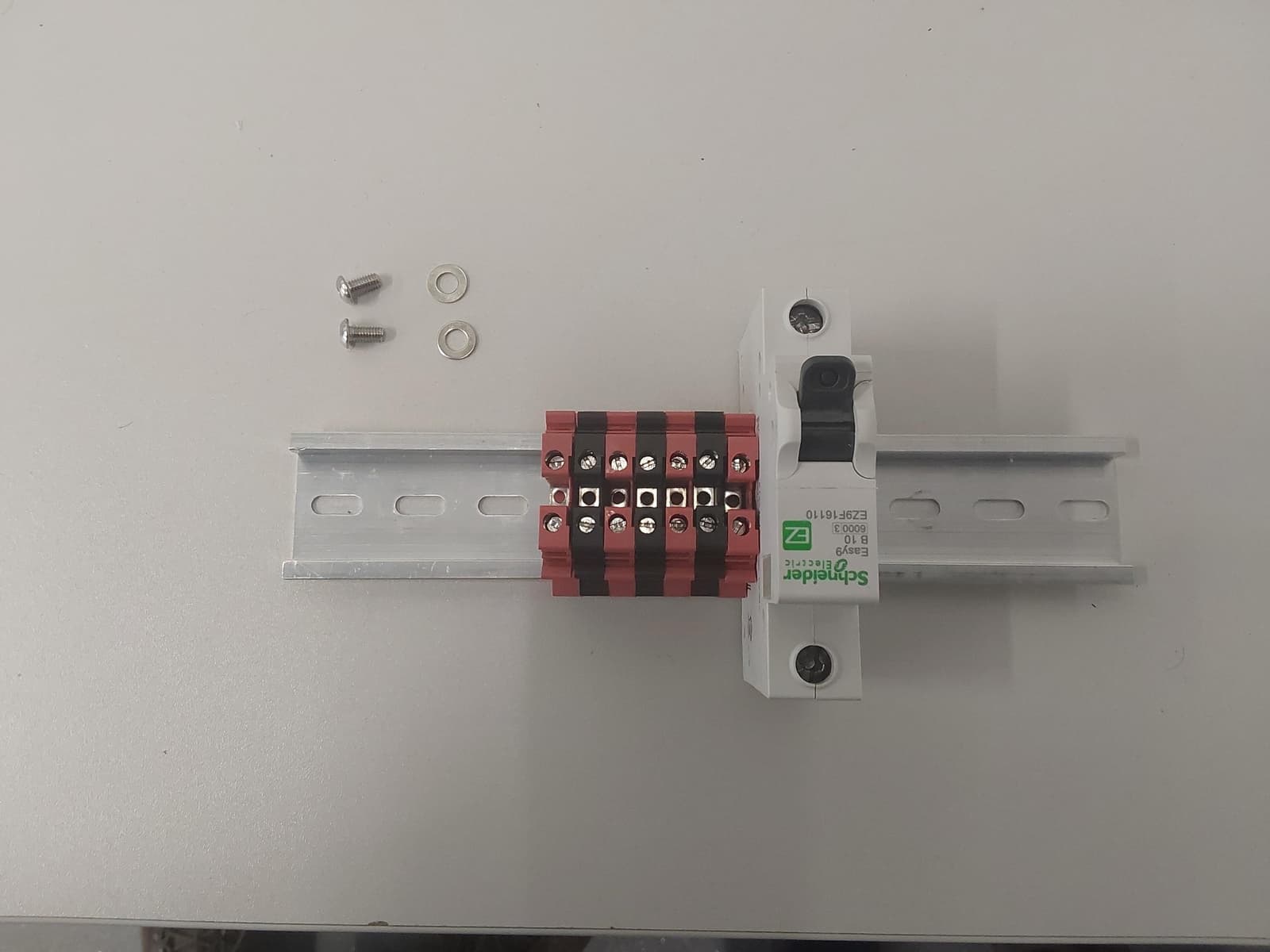 din_rail_2.jpeg