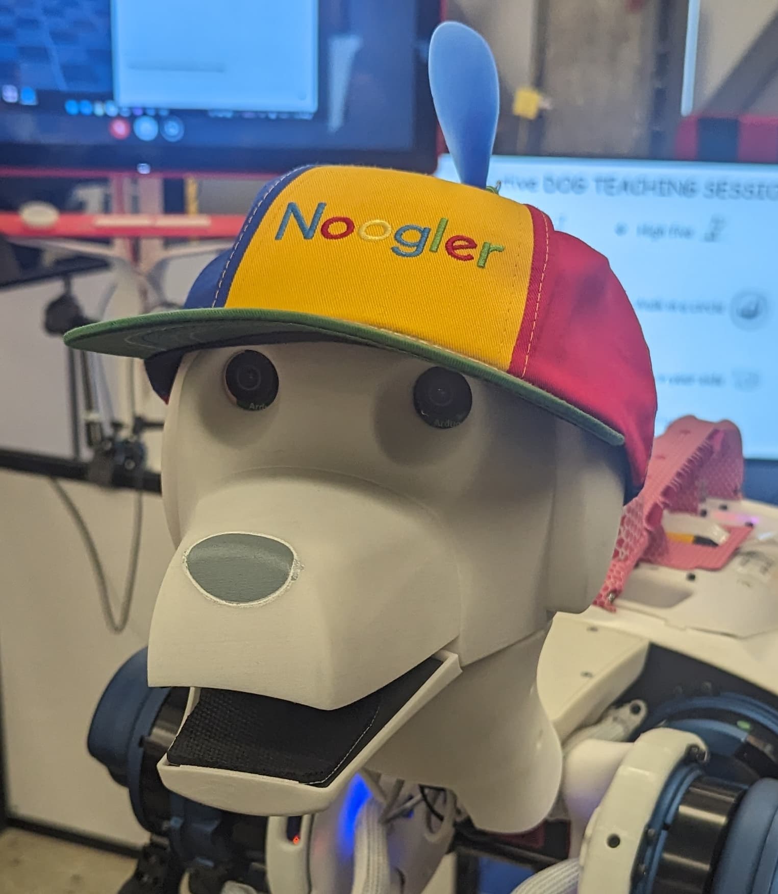 actuated_head_hat.jpg