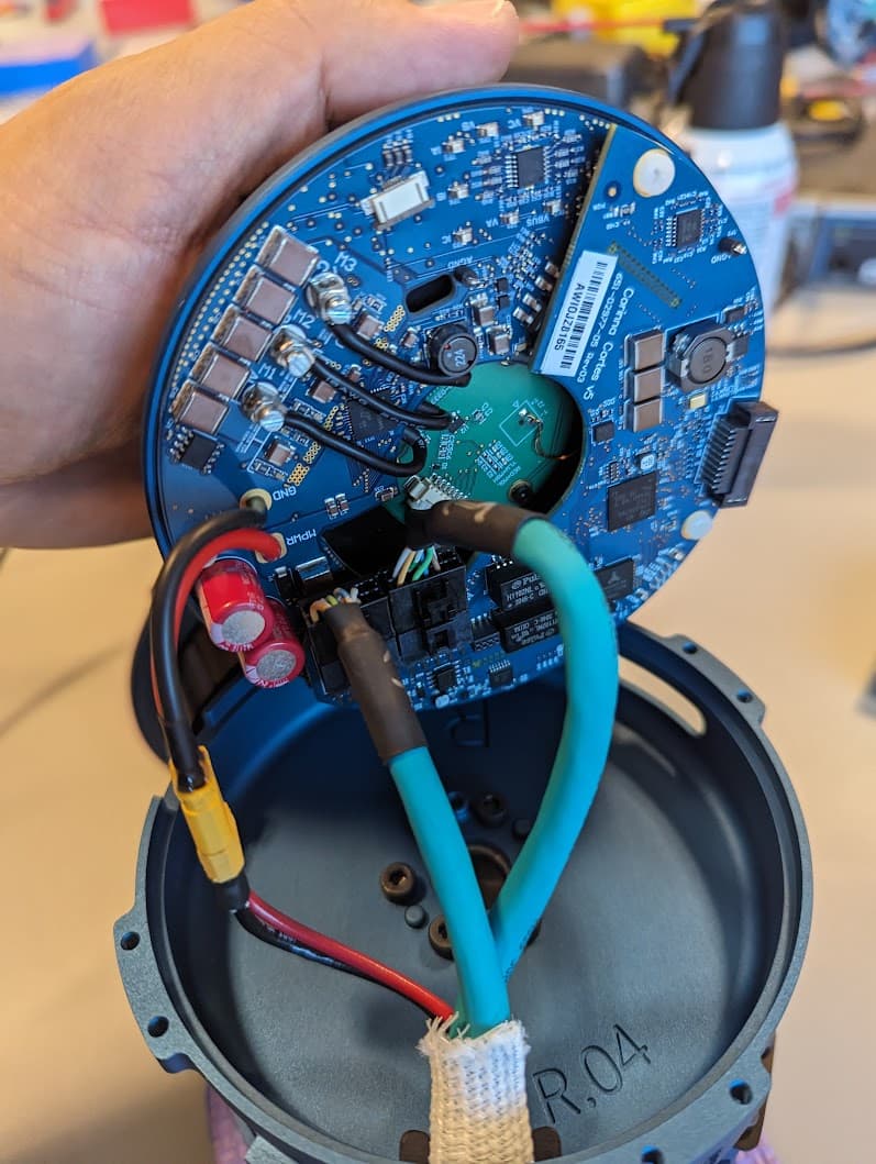 plugging_in_knee_monomotor.jpg