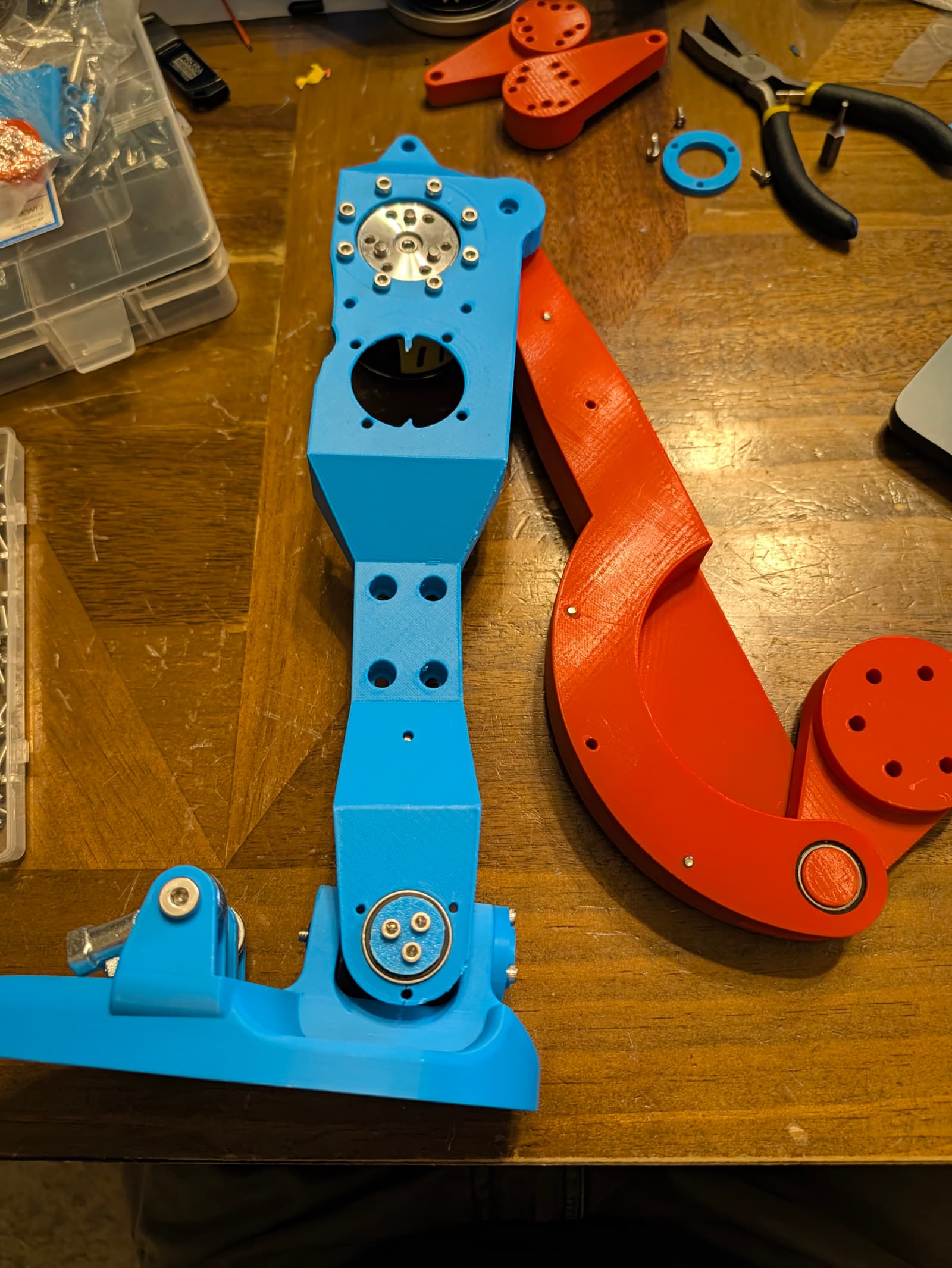 shin_with_knee_mechanism.jpg