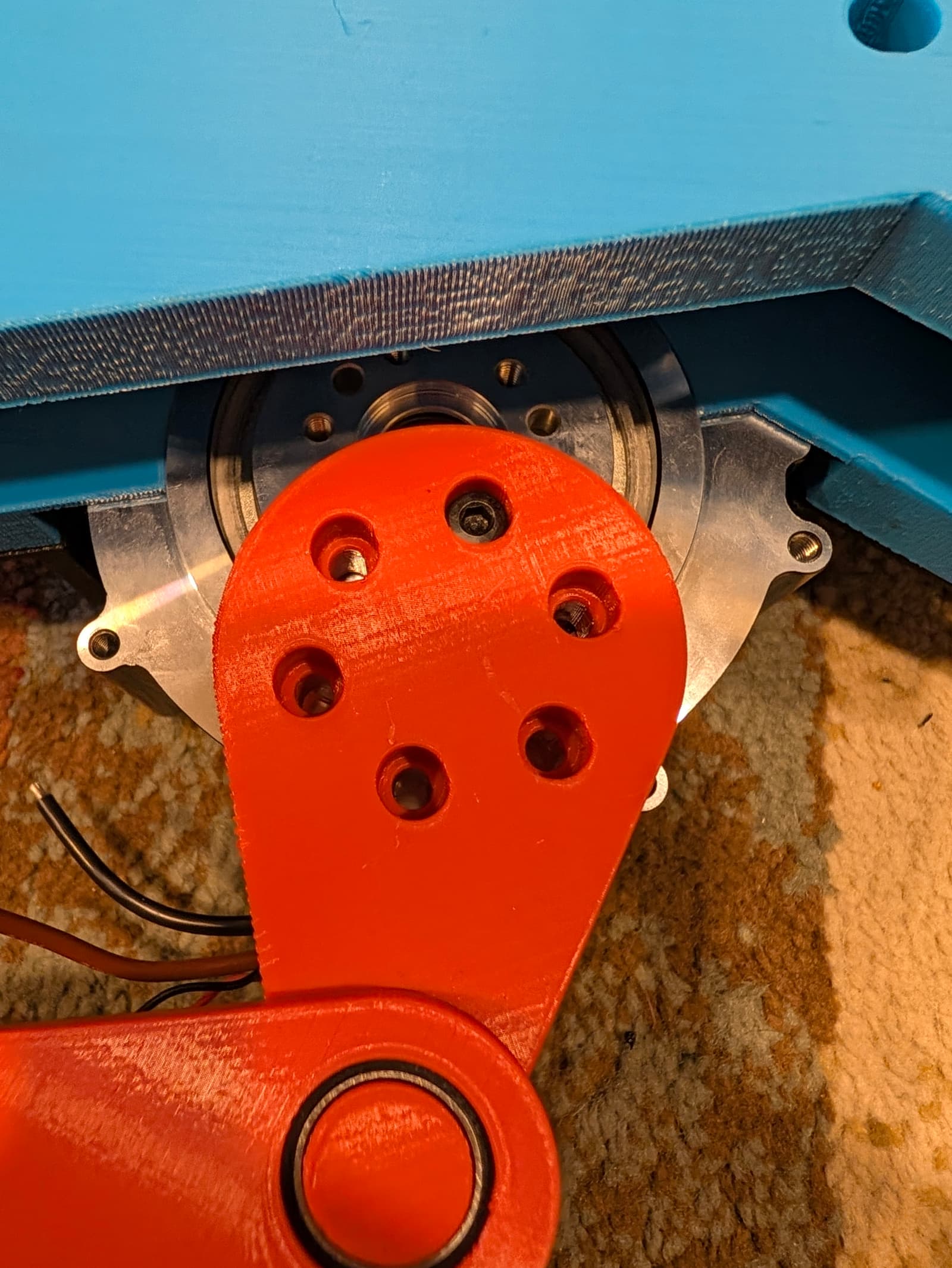 femur_to_knee_mechanism_screw_offset.jpg