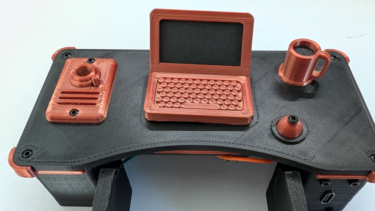 desk_2.jpg
