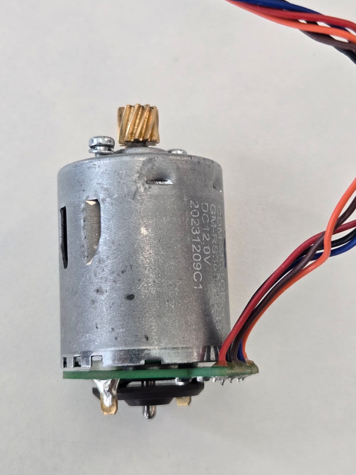 motor-can-and-pinion.jpg