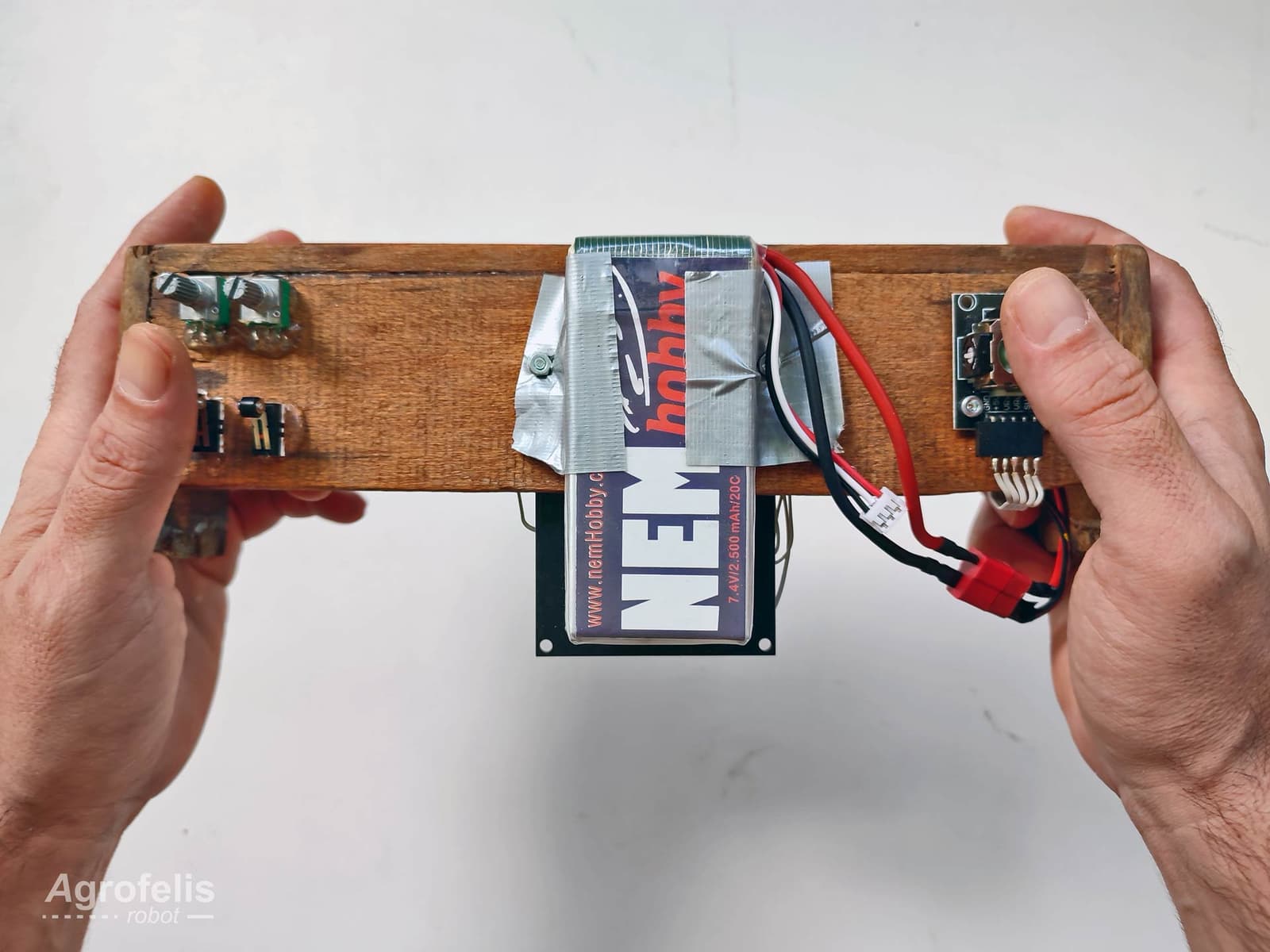 remote-control-13-held.jpg
