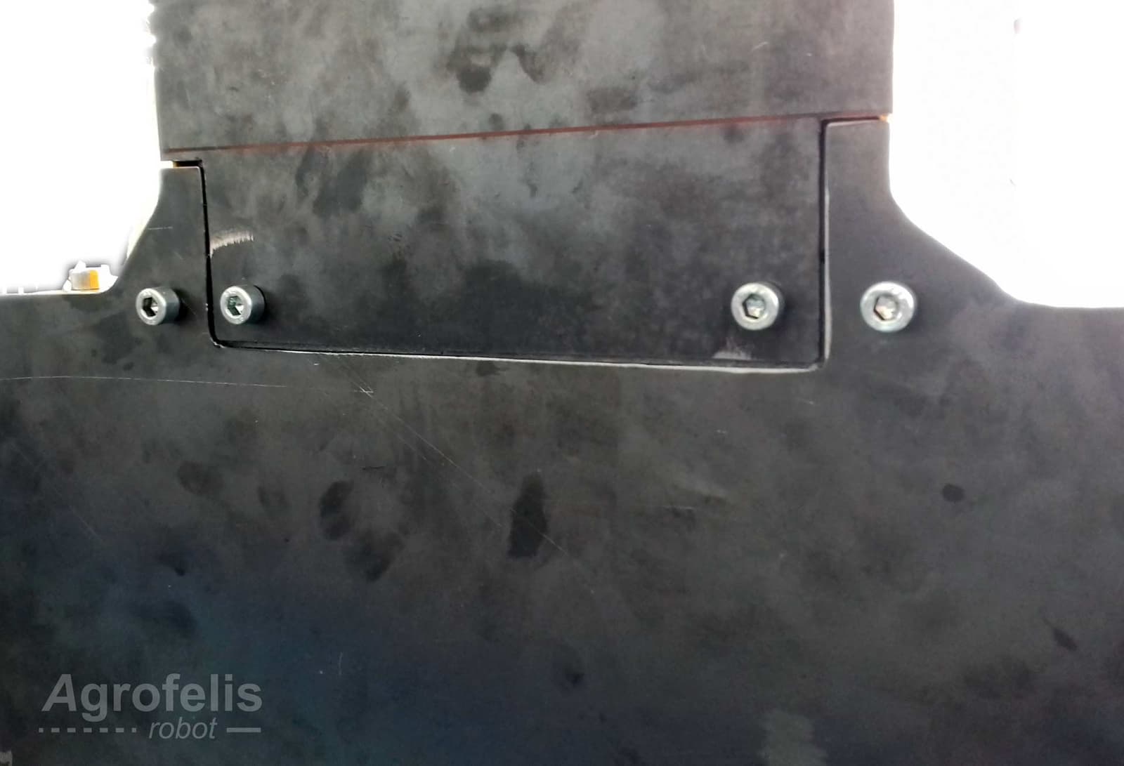 05-battery-cover-actual.jpg