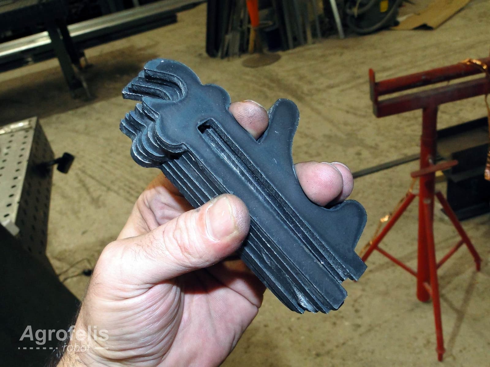 vehicle-forks-06-drop-out-a.jpg