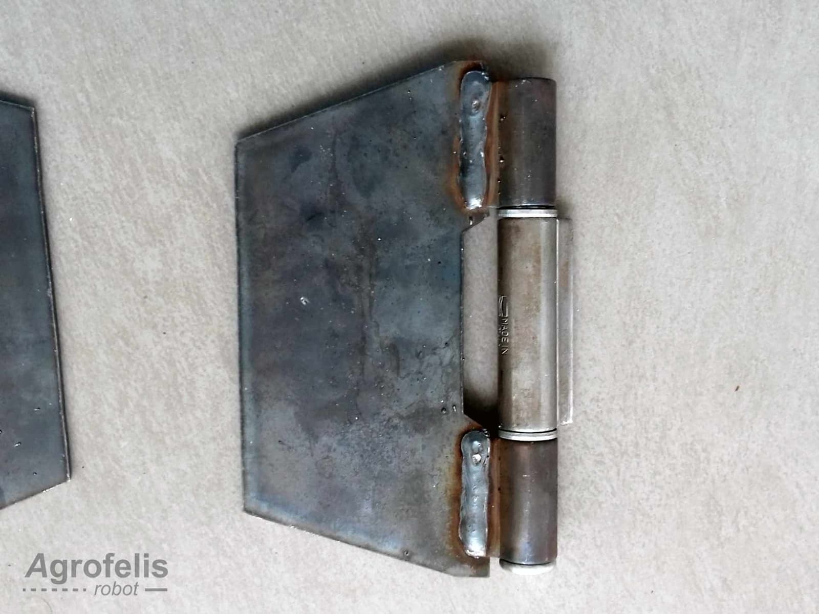 vehicle-forks-11-hinge-mount-actual.jpg