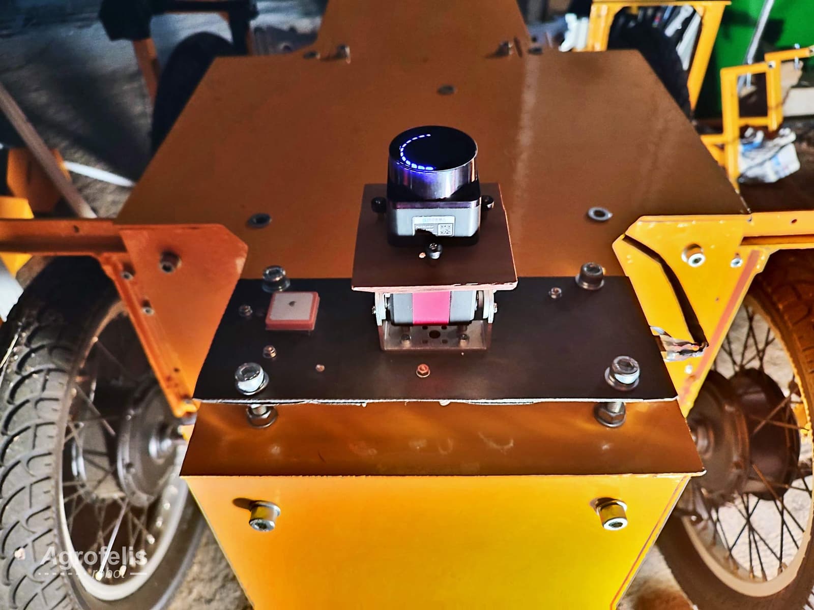 vehicle-lidar-18-front-view-closeup.jpg