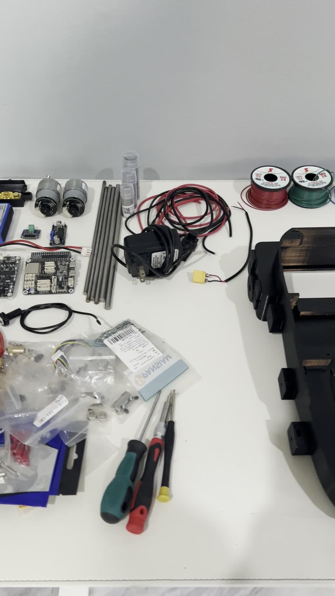 build_electronics_bench_20260919.jpg