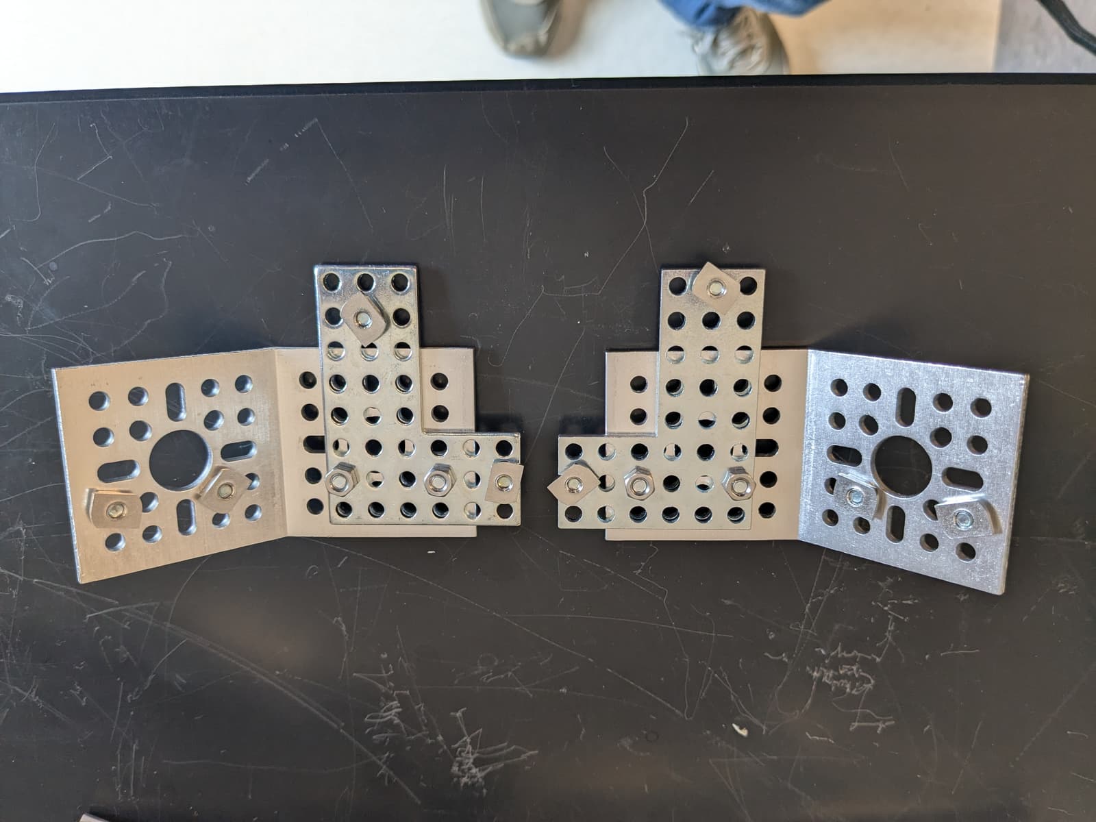 top_angle_brackets.jpg