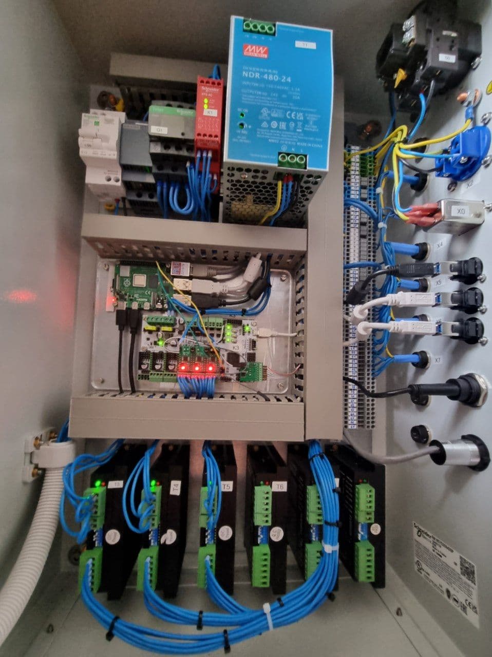 cabinet-inside.jpg