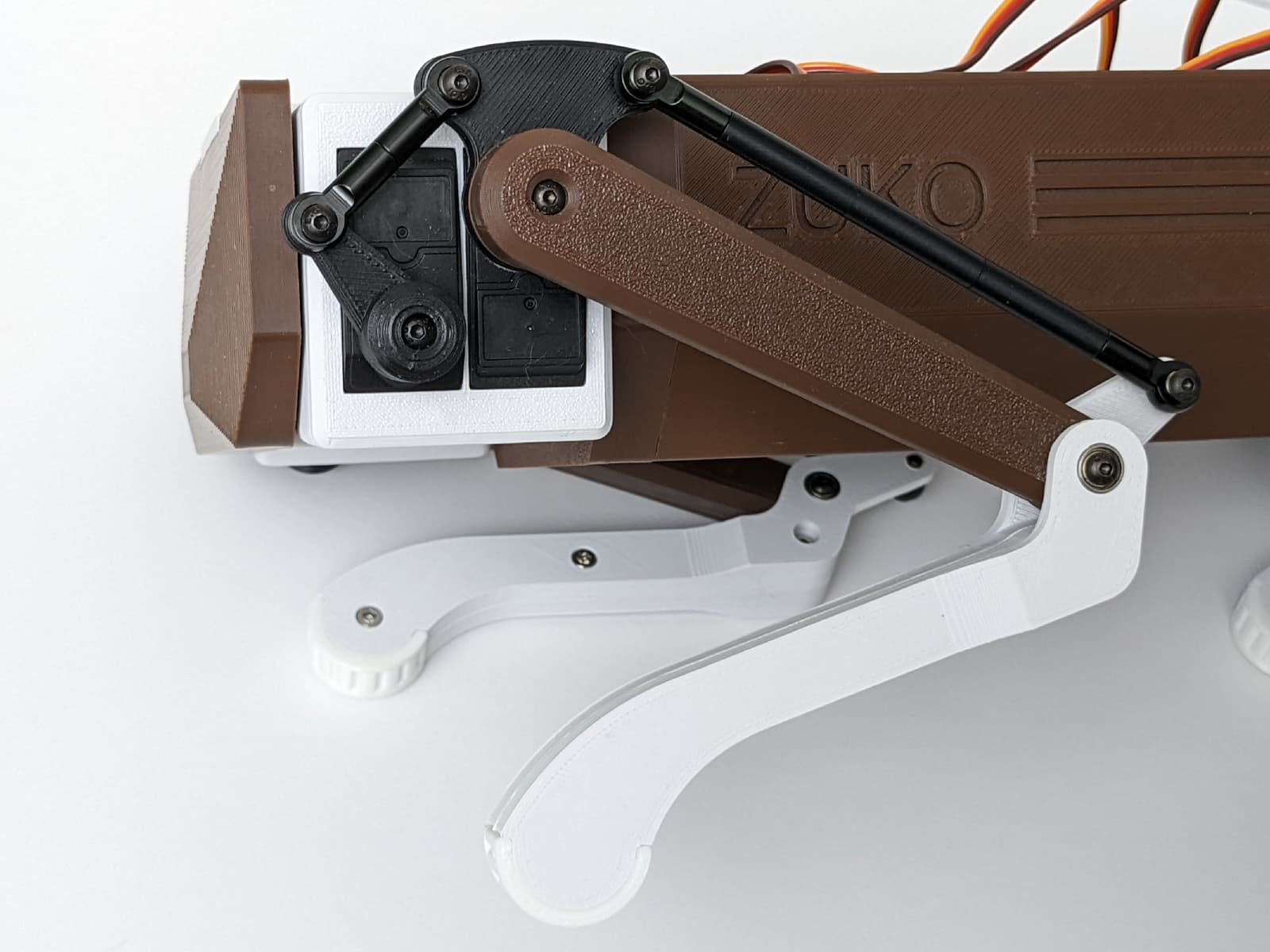 zuku-v1-robot-dog-leg-linkages.jpg