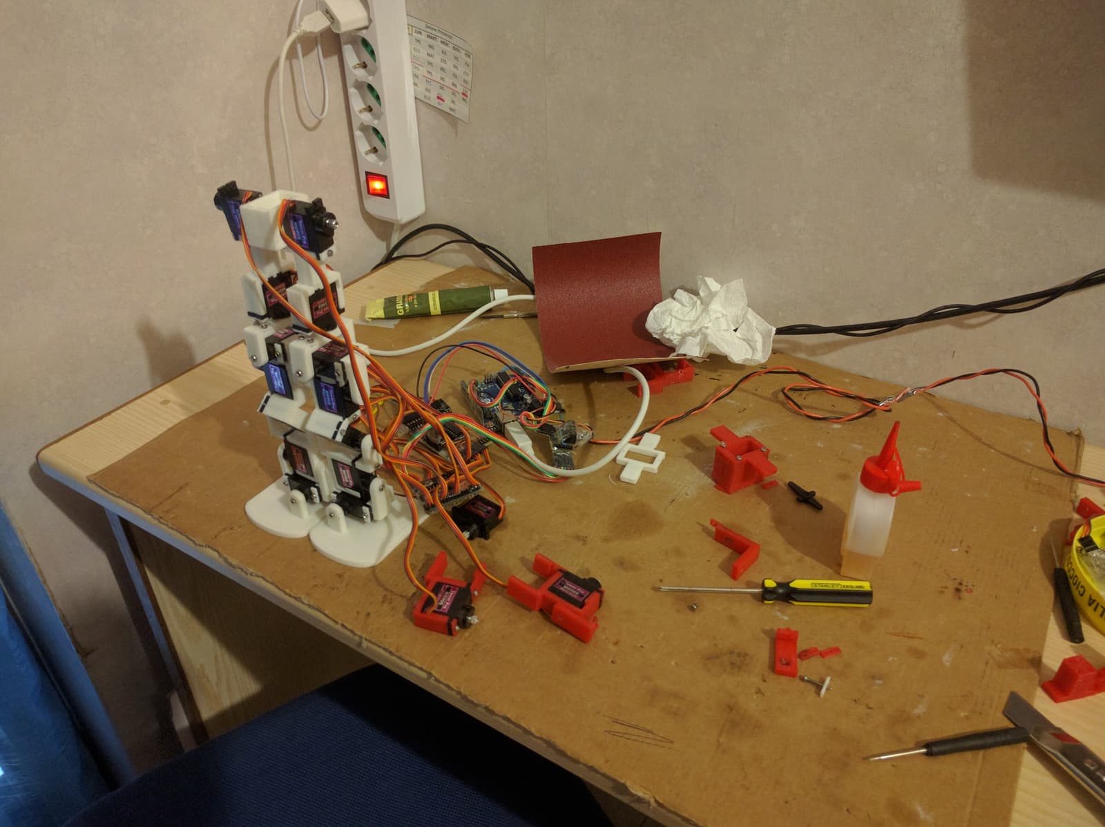 roboprime-v2-assembling.jpg